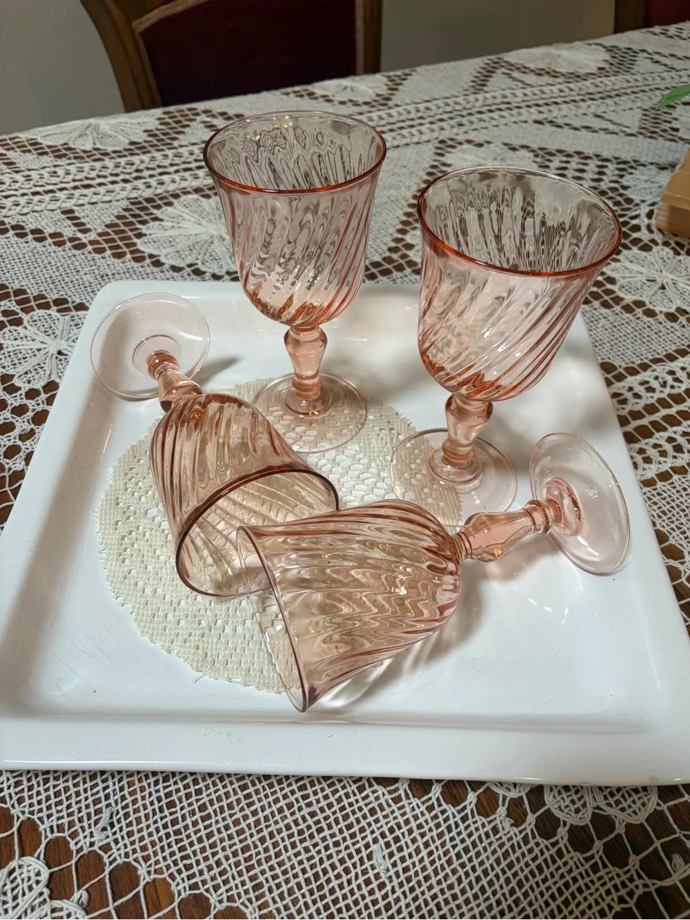 Vintage-depression era Pink Swirl Stemmed Wine Glasses - Set of 4
